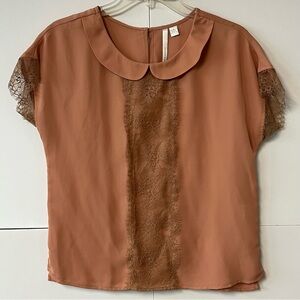 Women’s LC Lauren Conrad Blouse. Light peach color w/ floral design. Size Small.
